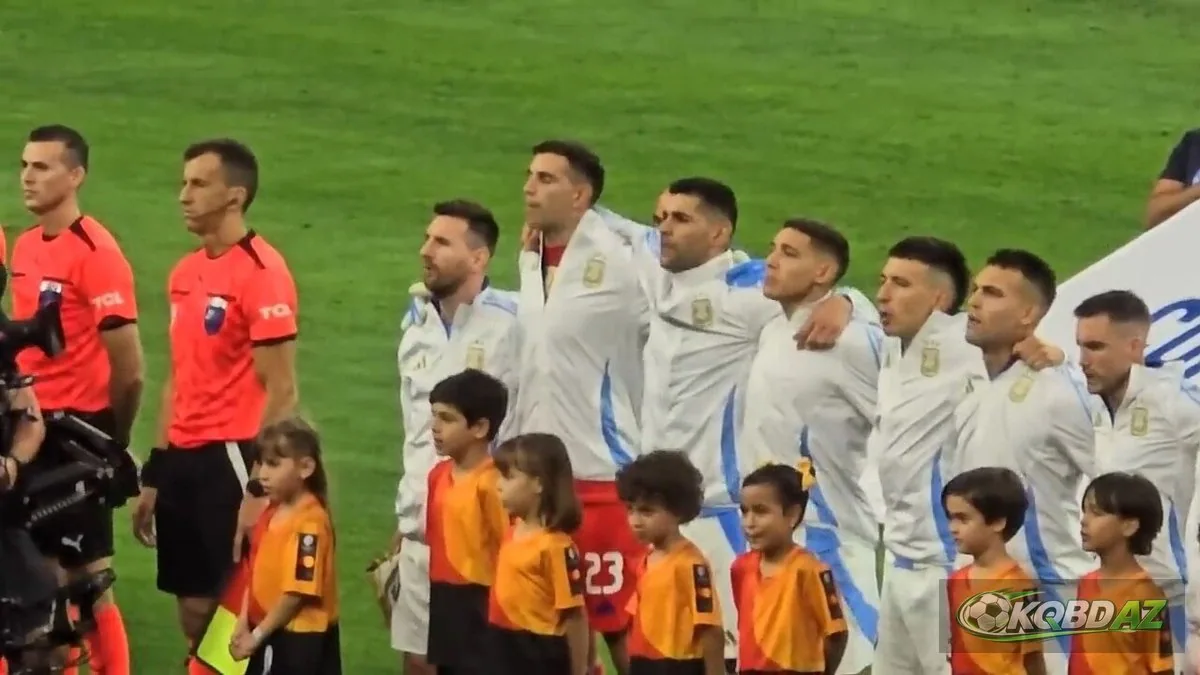 Các cầu thủ Argentina hát quốc ca trước trận tứ kết Copa América 2024 gặp Ecuador