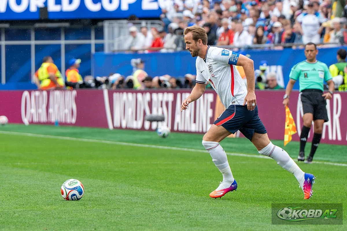 Harry Kane dẫn bóng trong trận đấu của tuyển Anh tại World Cup 2026