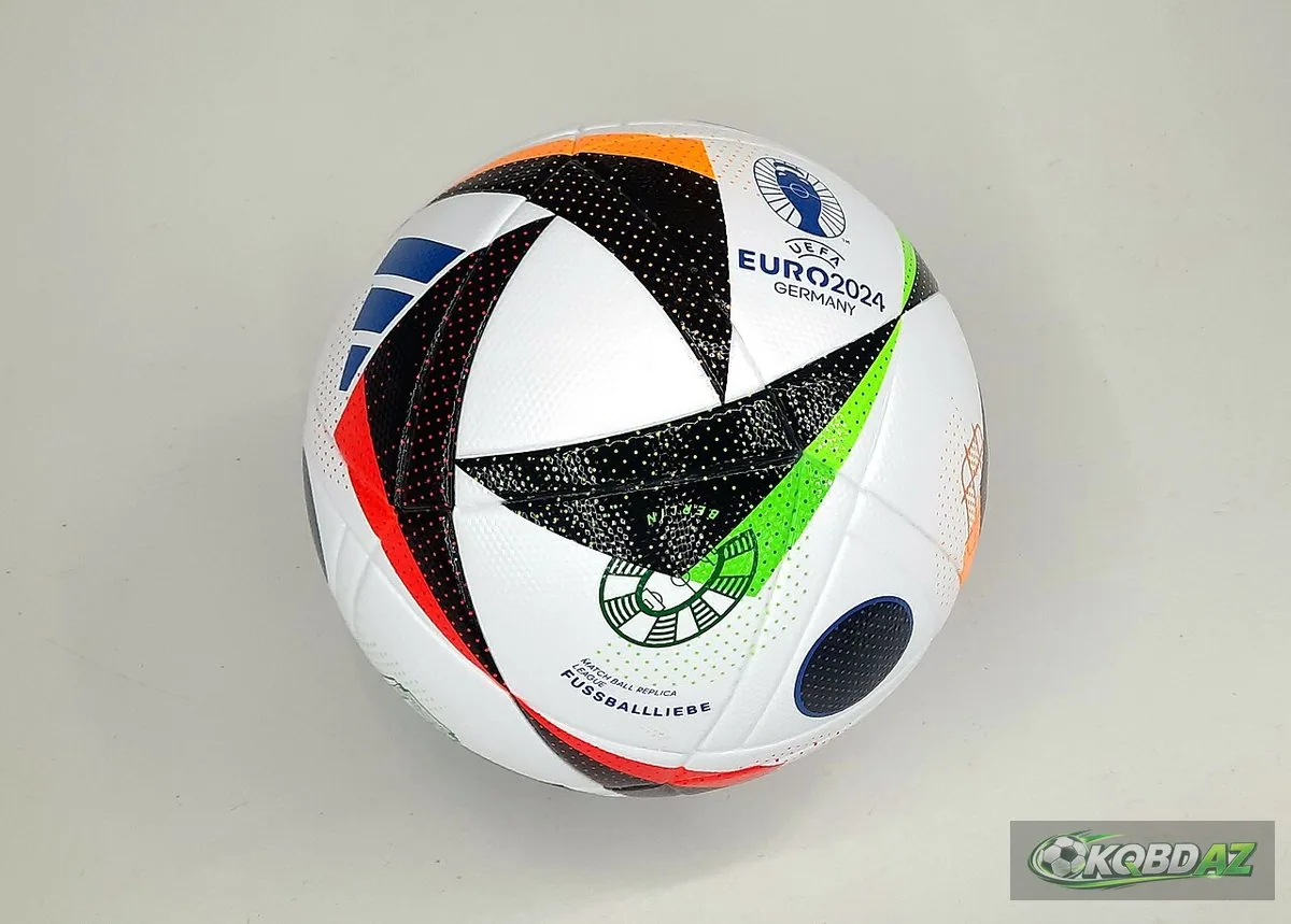 Bản sao quả bóng thi đấu chính thức Fussballliebe của UEFA Euro 2024
