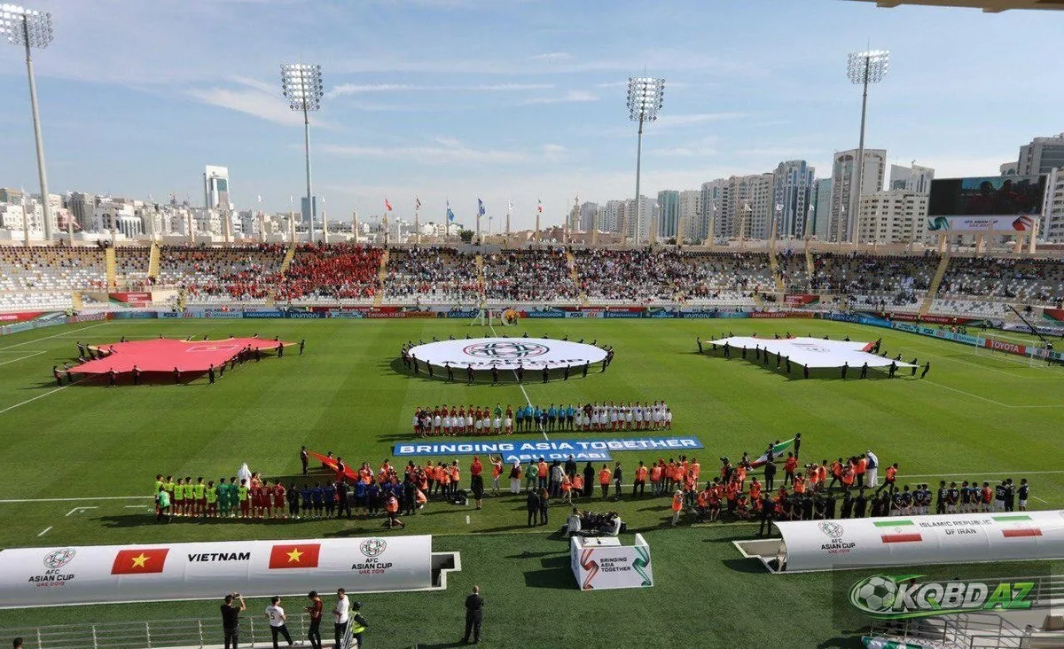 Đội tuyển Việt Nam và Iran xếp hàng trước trận vòng bảng Asian Cup 2019 tại UAE