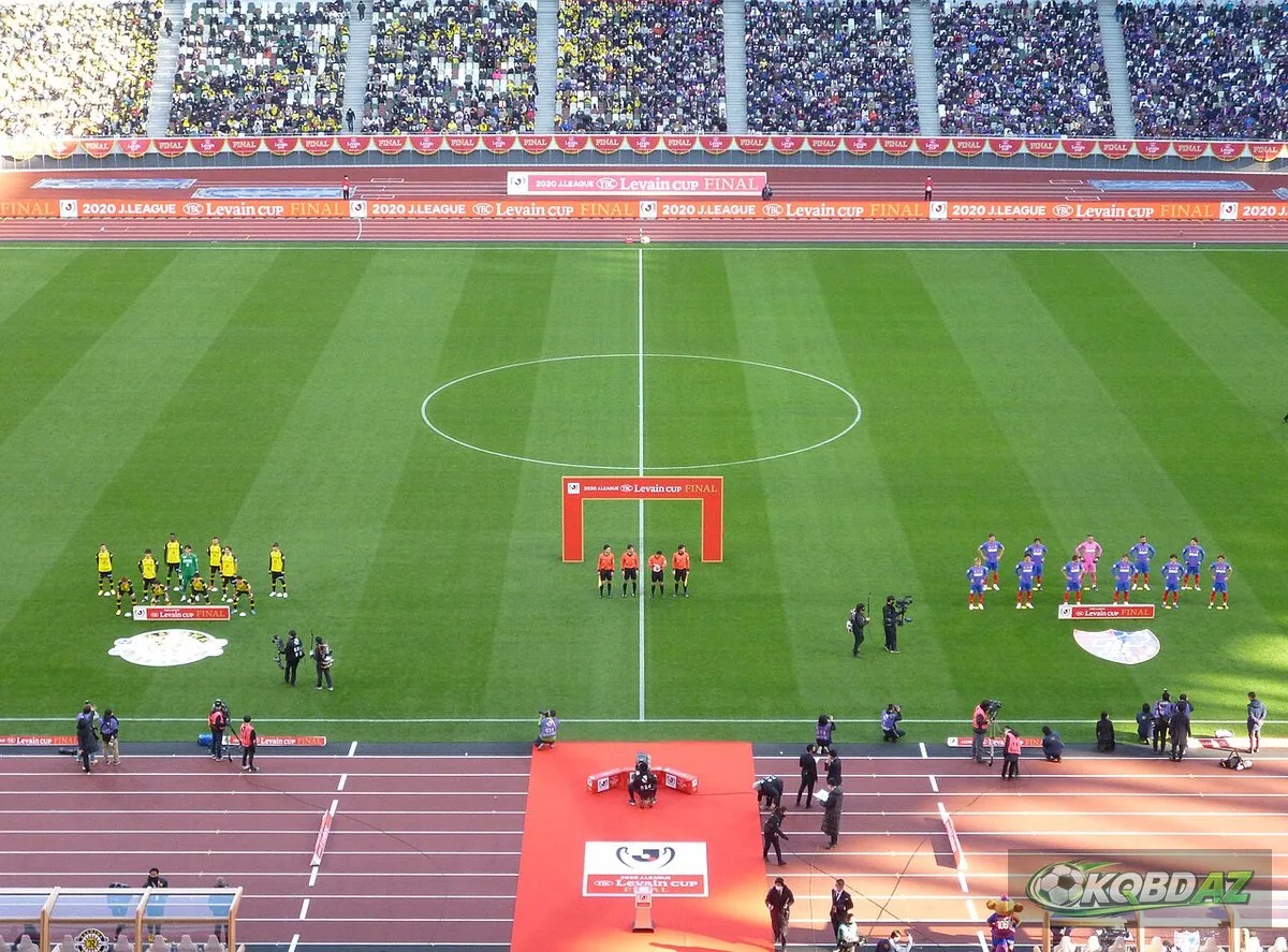 Kashiwa Reysol và FC Tokyo xếp hàng trước trận chung kết J.League Cup 2020 tại sân Quốc gia Nhật Bản