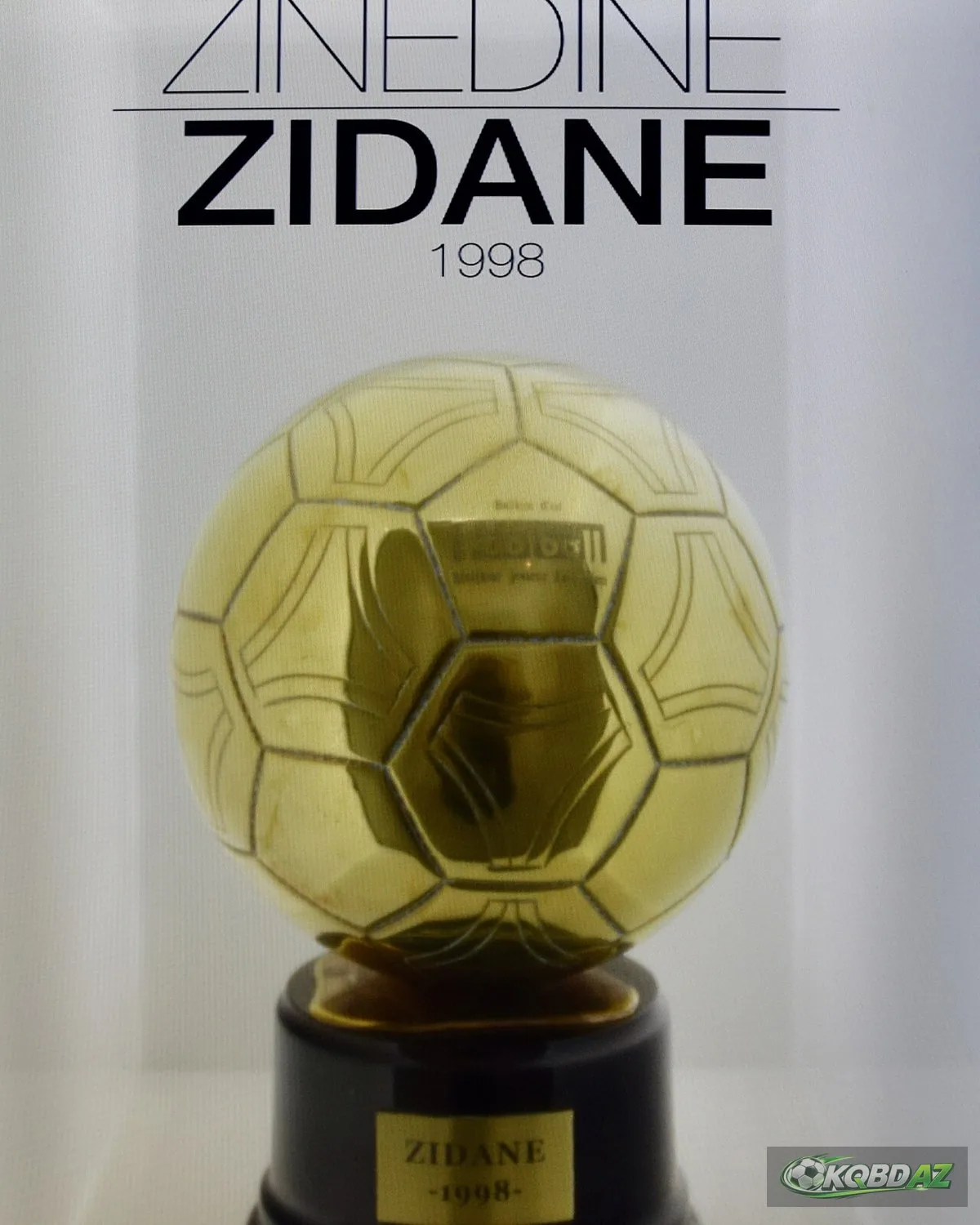 Quả bóng vàng 1998 của Zinedine Zidane trưng bày trong bảo tàng Real Madrid