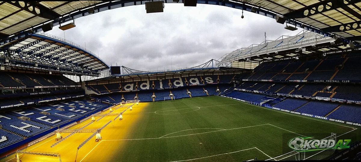 Toàn cảnh khán đài và mặt sân Stamford Bridge, sân nhà của Chelsea