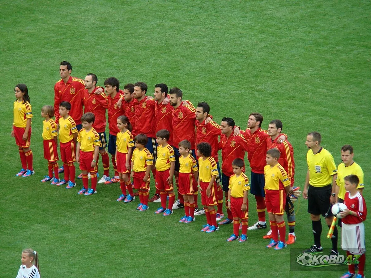Đội tuyển Tây Ban Nha hát quốc ca trước trận gặp Ý tại EURO 2012